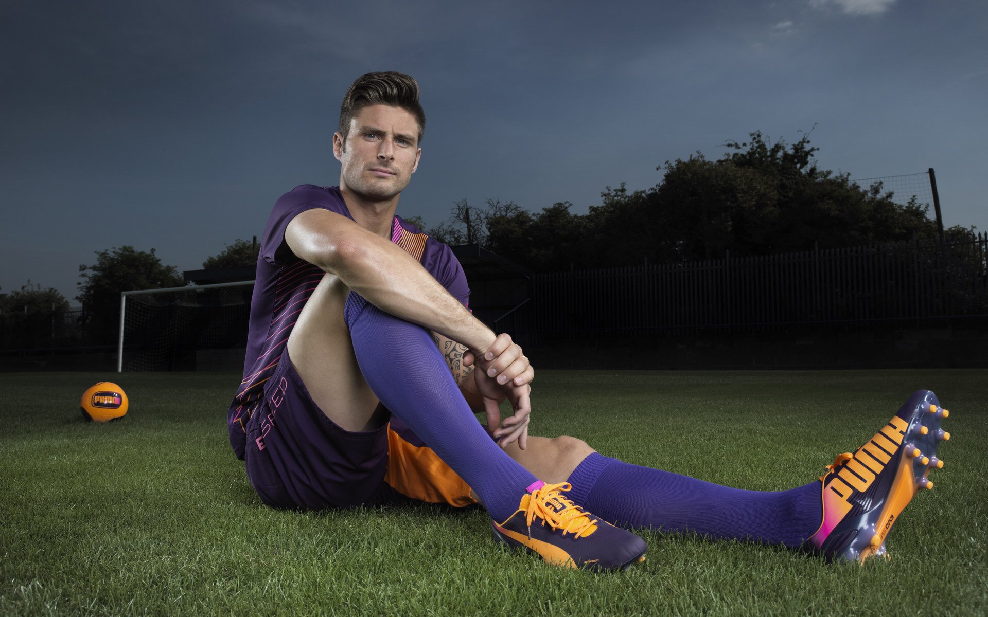 俱乐部战术风格缺乏鲜明识别度,俱乐部型组织